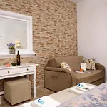 Romantic Palace 阿齐欧斯·贡多斯
