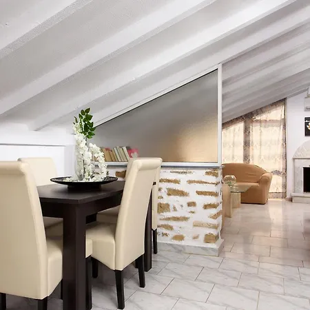 Romantic Palace アギオス・ゴルディオス